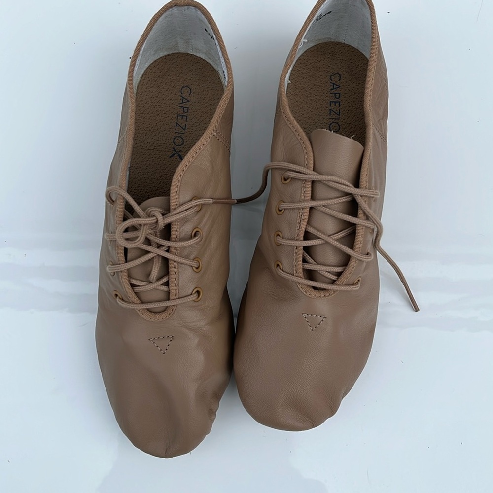 NEW Capezio Women's Size 9,5 M Split Sole Caramel Techno-Jazz Oxford Shoes EJ1
